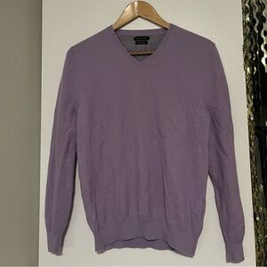 Wool / Cashmere lavender v neck sweater size small